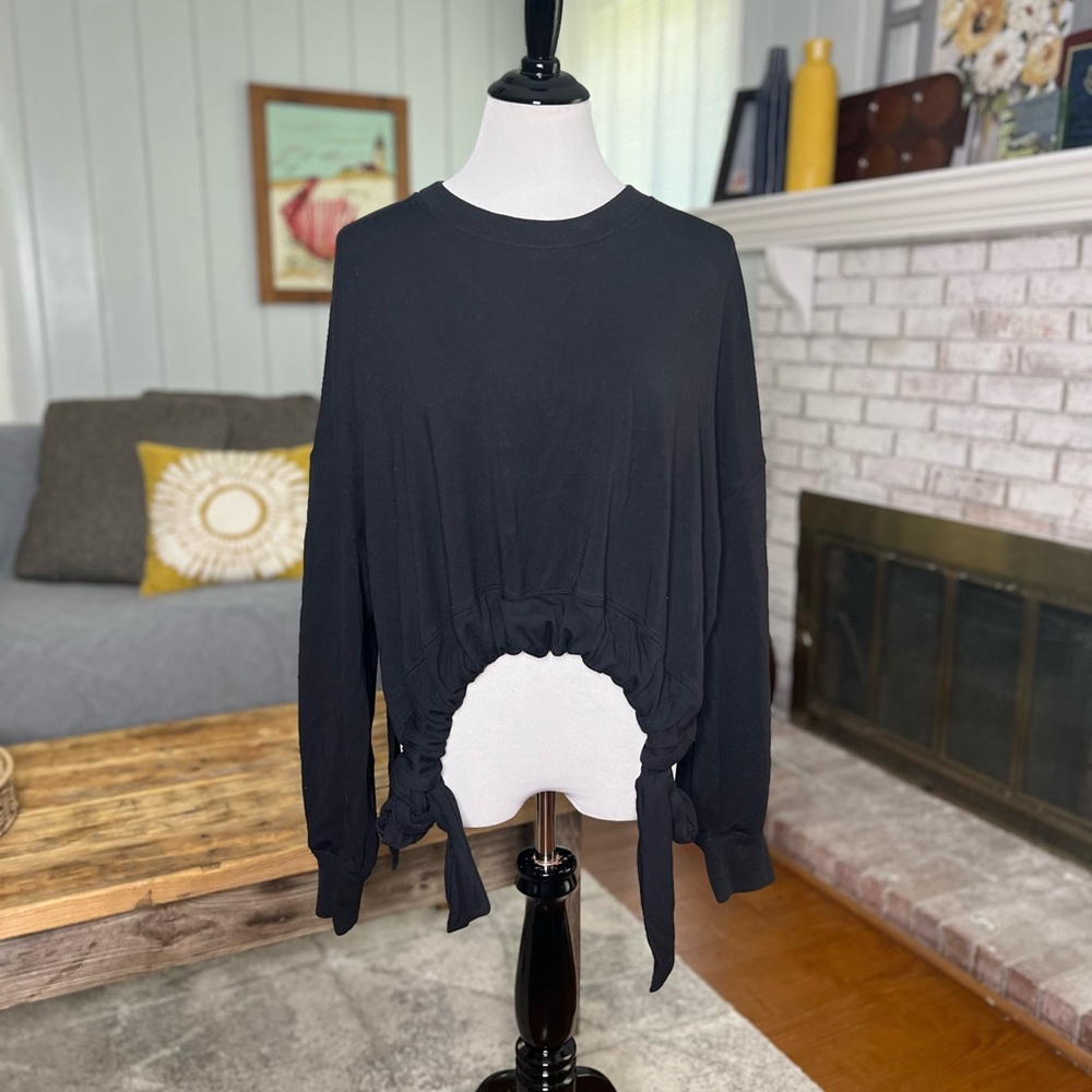 Lululemon Black Bound to Bliss Pullover